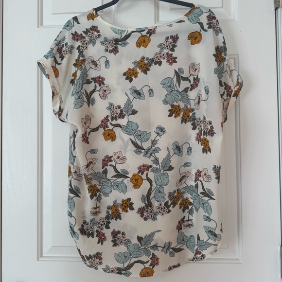 Maurices Floral Shirt/Blouse, Medium - Picture 2 of 7